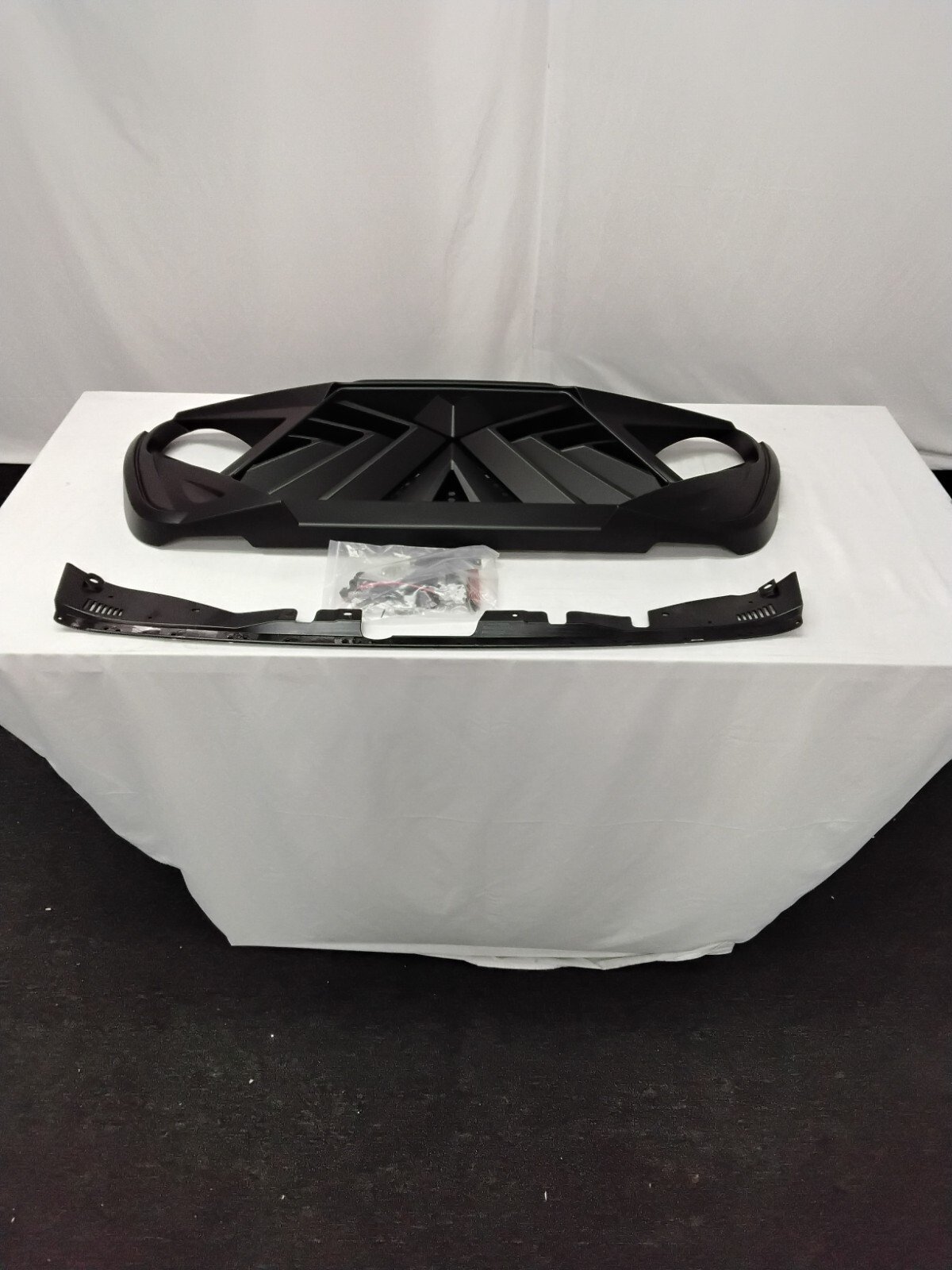 Seven Sparta Front Grill with 3 Amber LED Lights Compatible with 2018-2023 Jeep - Image 2